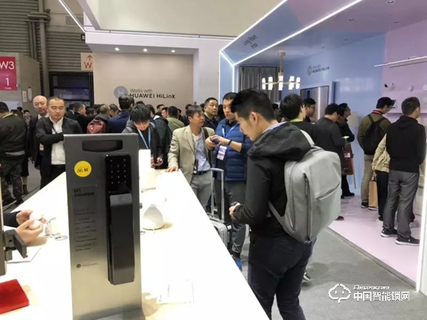 華為攜HiLink品多智能鎖亮相AWE，強(qiáng)勢(shì)布局智能家居領(lǐng)域