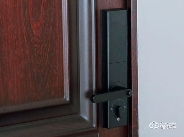 爸媽忘帶鑰匙的煩惱，讓鹿客智能門鎖化解吧