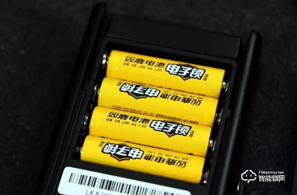 有了這把OJJ X1智能鎖，跟我吼：滾蛋吧！鑰匙君~