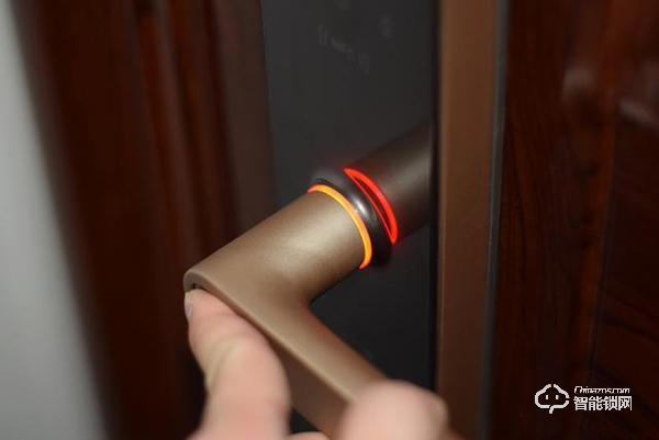 全新配色，小米推出新品智能門鎖，僅1399