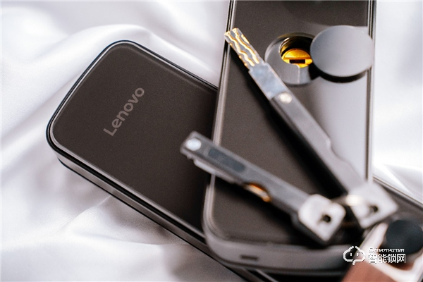 智能門鎖怎么選？聯想智能門鎖E1超大指紋識別，安全又便捷