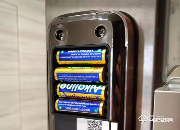 體驗樂橙K5智能指紋鎖：主動防御讓家更安全