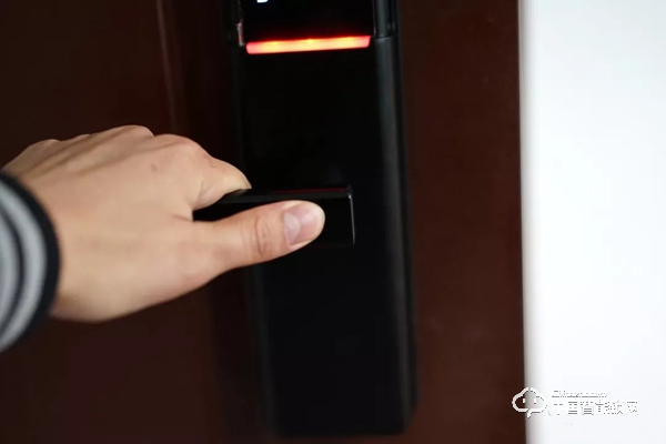 實際測評：亞太天能指紋鎖v1w 展現智能鎖的安全便捷