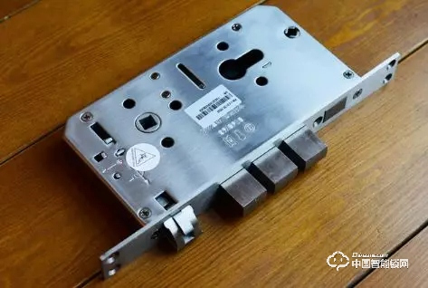 體驗(yàn)樂(lè)橙K5智能指紋鎖：主動(dòng)防御讓家更安全