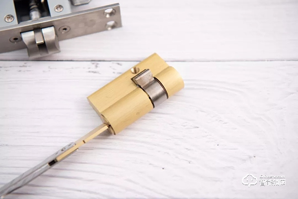 全家人的幸福守護，金指碼指紋鎖K51使用評測