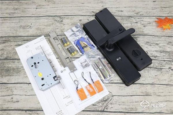 小益E206指紋鎖使用測評 千元鎖表現(xiàn)更出色