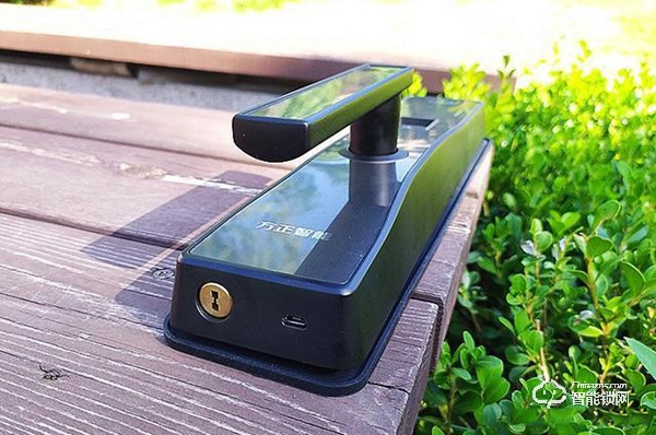 方正智能鎖評測：高科技時(shí)代，用方正智能鎖住家的安全