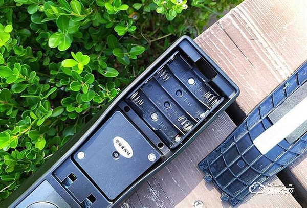 方正智能鎖評測：高科技時(shí)代，用方正智能鎖住家的安全