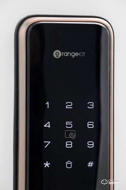 實力與顏值雙爆表！桔子物聯Orange R9全自動推拉智能鎖評測