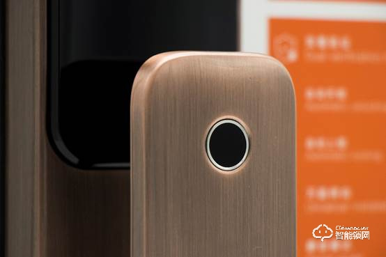實力與顏值雙爆表！桔子物聯Orange R9全自動推拉智能鎖評測