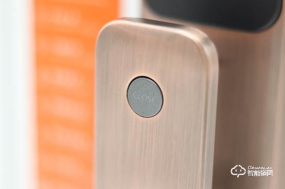 實力與顏值雙爆表！桔子物聯Orange R9全自動推拉智能鎖評測