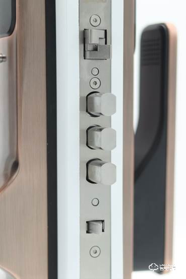 實力與顏值雙爆表！桔子物聯Orange R9全自動推拉智能鎖評測