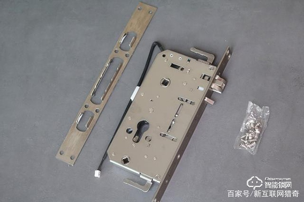 未關(guān)門立即提醒，指紋識別又快又準(zhǔn)，TCL K5智能鎖實測體驗