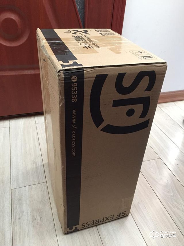 這款云起指紋鎖是榮獲了IF設計大獎的產品設計材質做工都無可挑剔