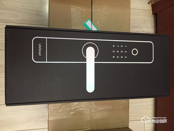 這款云起指紋鎖是榮獲了IF設計大獎的產品設計材質做工都無可挑剔