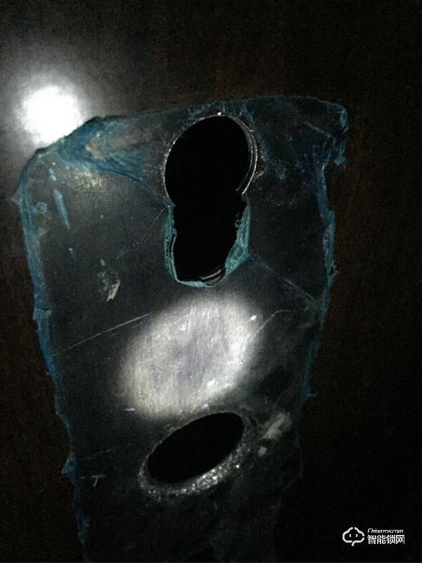 這款云起指紋鎖是榮獲了IF設計大獎的產品設計材質做工都無可挑剔