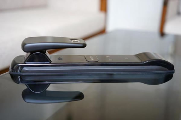 便捷安全兩不誤，希箭C1炫酷黑全自動智能鎖入手記