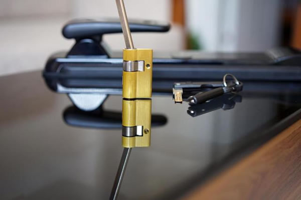 便捷安全兩不誤，希箭C1炫酷黑全自動智能鎖入手記