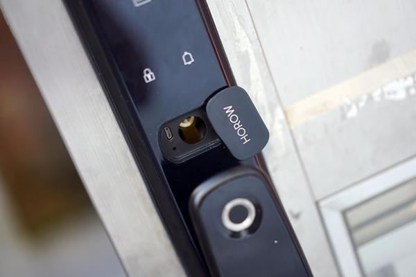 便捷安全兩不誤，希箭C1炫酷黑全自動智能鎖入手記