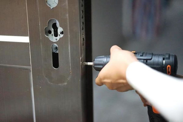 便捷安全兩不誤，希箭C1炫酷黑全自動智能鎖入手記