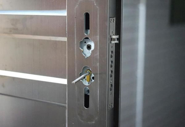 便捷安全兩不誤，希箭C1炫酷黑全自動智能鎖入手記