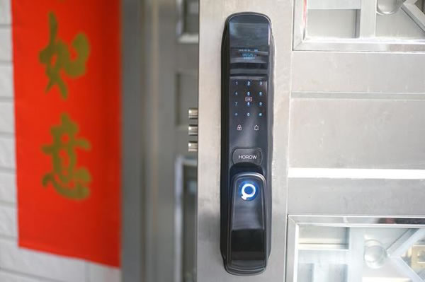 便捷安全兩不誤，希箭C1炫酷黑全自動智能鎖入手記