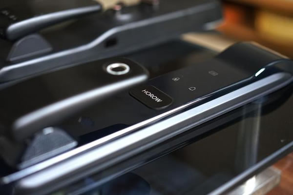 便捷安全兩不誤，希箭C1炫酷黑全自動智能鎖入手記