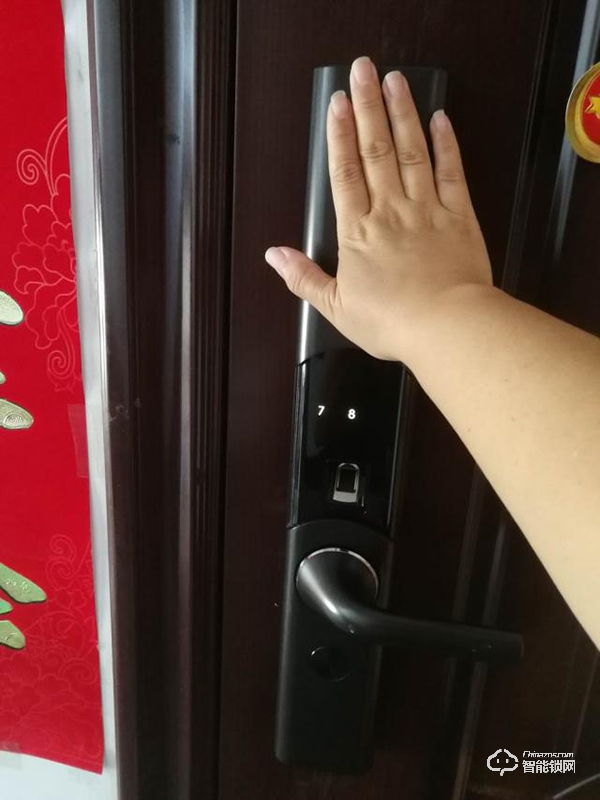 德施曼指紋鎖怎么樣？阿里云智能鎖、小嘀T7、小嘀指紋鎖V5測評