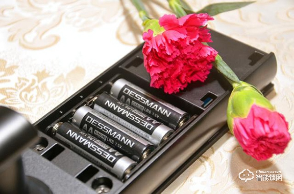 德施曼指紋鎖怎么樣？阿里云智能鎖、小嘀T7、小嘀指紋鎖V5測評