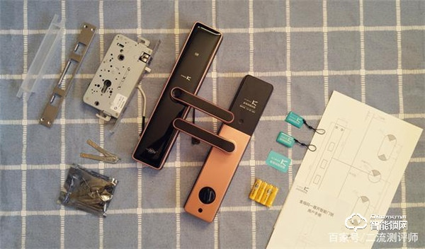 誰說老房子舊防盜門不能用指紋鎖？金指碼SK1指紋鎖來幫忙