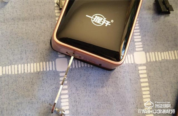 誰說老房子舊防盜門不能用指紋鎖？金指碼SK1指紋鎖來幫忙