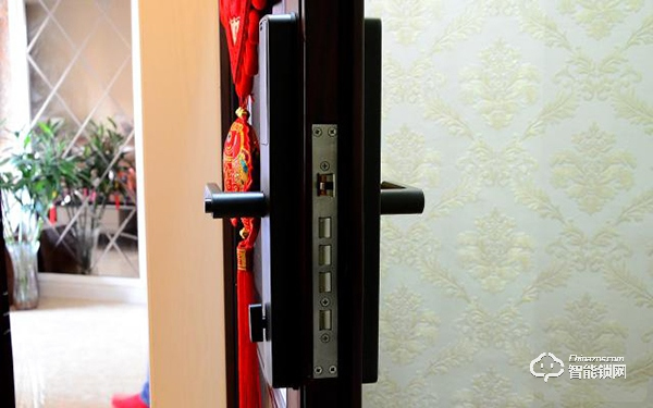 799元的簡約智能門鎖小米有品定制版，五種解鎖方式，簡約不簡單