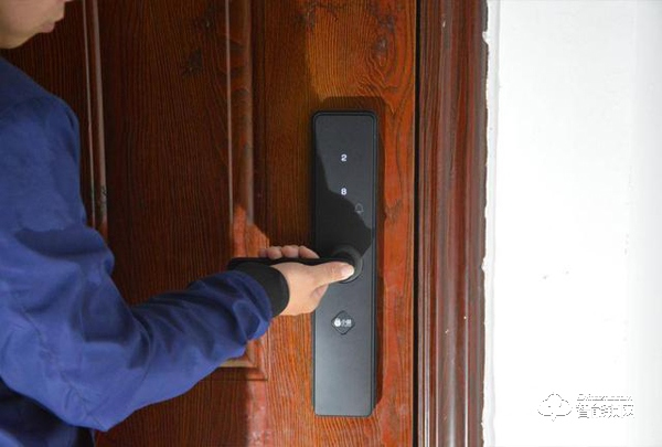 夠安全，買得起，售價僅幾百元的小益E206T智能鎖測評