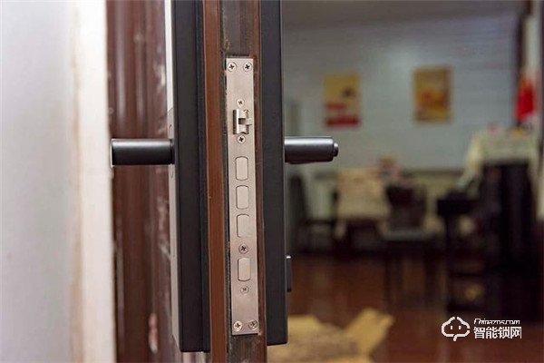 簡配安全不減，鑰匙終結者，體驗米家智能門鎖青春版