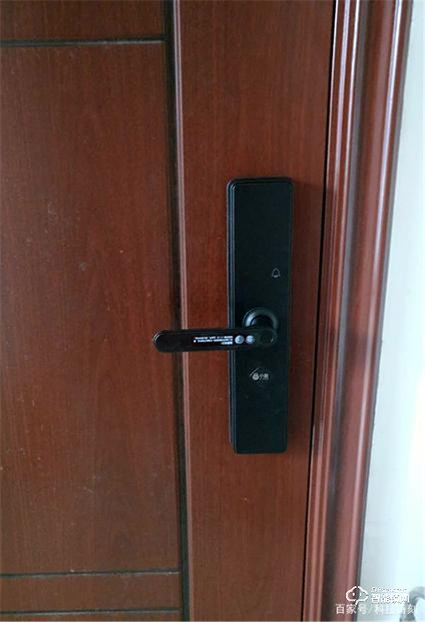 小愛同學開門，從此不帶鑰匙、性價比之王！小益E206MI智能鎖測評