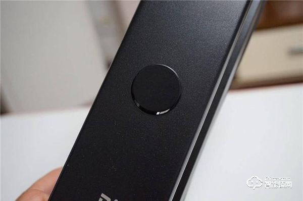 害怕半夜被開門？讓集貓眼、指紋鎖于一身的小嘀Q3M守護你的安全