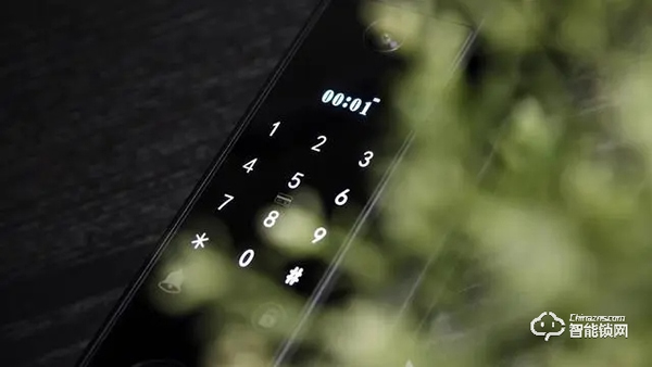 小益X6S智能鎖，顏值爆棚 | 3.5寸可視貓眼、6種開鎖方式、支持天貓精靈系統