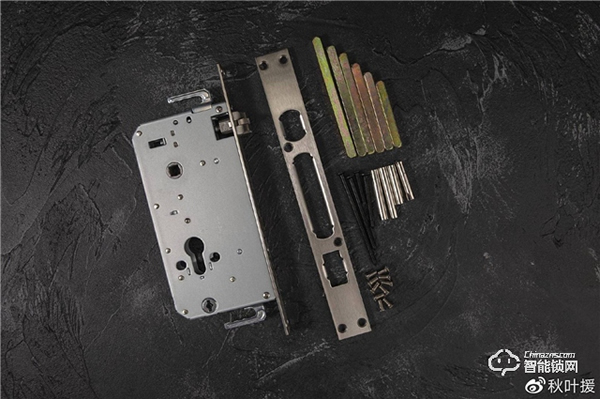 最好的鑰匙就是你的指紋，小益E206MI智能鎖讓你忘記鑰匙