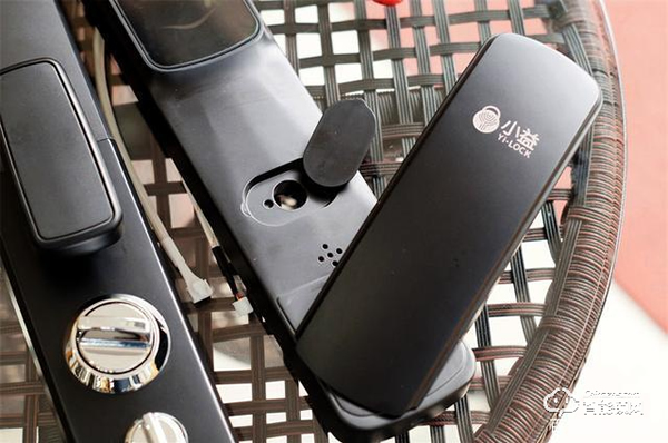 小益X6智能鎖天貓版測評：門鈴貓眼和門鎖三合一，更安全更實惠