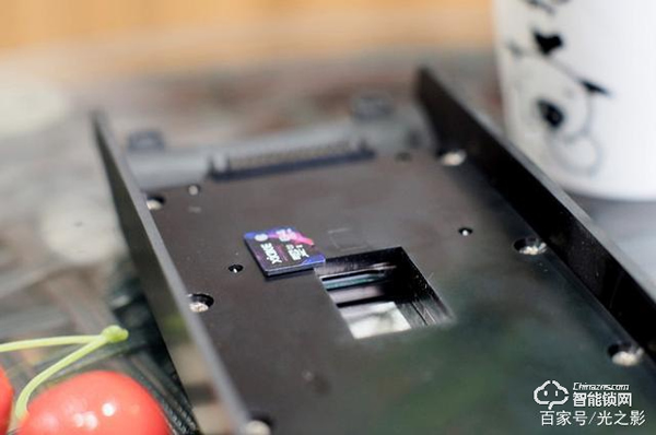 小益X6智能鎖天貓版測評：門鈴貓眼和門鎖三合一，更安全更實惠