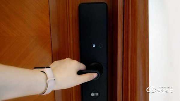 百元智能門鎖初體驗-小益E206米家智能鎖