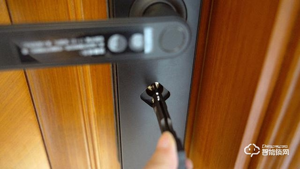 百元智能門鎖初體驗-小益E206米家智能鎖