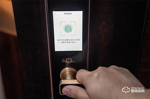 典雅外形下卻有最新科技，華為青稞Q7智能鎖體驗