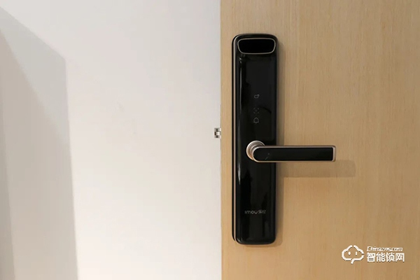 樂(lè)橙K6i人臉鎖新品測(cè)評(píng)：簡(jiǎn)約大氣，是一款值得入手的人臉識(shí)別智能鎖