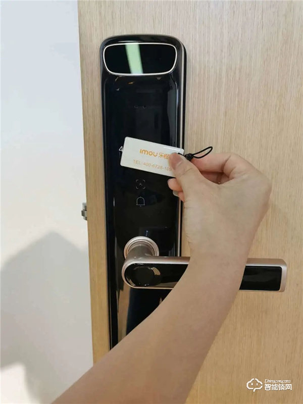 樂(lè)橙K6i人臉鎖新品測(cè)評(píng)：簡(jiǎn)約大氣，是一款值得入手的人臉識(shí)別智能鎖