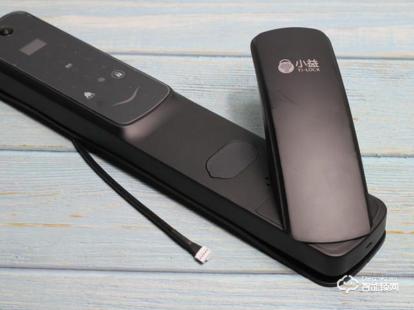 自帶貓眼遠程監控于一體：小益X6智能鎖