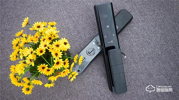 測評 | 金指碼全自動指紋鎖X3：輕奢、時(shí)尚、安全