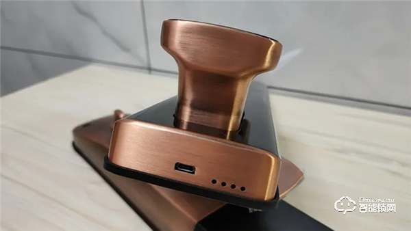 測評 | 金指碼全自動指紋鎖X3：輕奢、時(shí)尚、安全