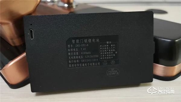 測評 | 金指碼全自動指紋鎖X3：輕奢、時(shí)尚、安全