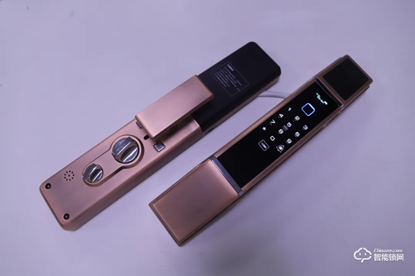 皇家金盾3D人臉識別全自動智能鎖R20D開箱圖賞